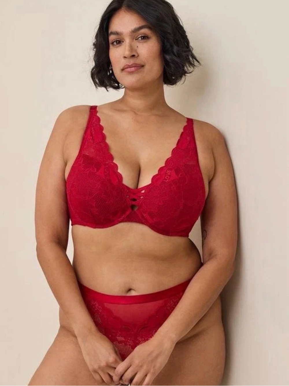 Torrid Curve 42DDD Bra Red Tattoo Lace XO Plunge Push Up Straight Back Underwire